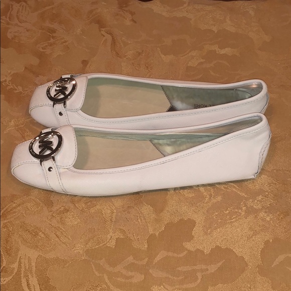 Michael Kors Off-White Flats - Picture 3 of 4